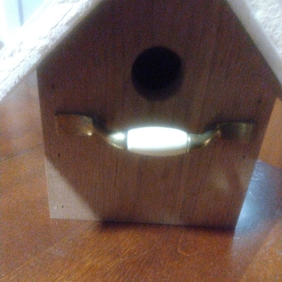Custom Birdhouse with Tile Roof - Picture 4 of 8